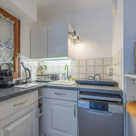 The Marine With Terrace & Garden - Welkeys Apartamento