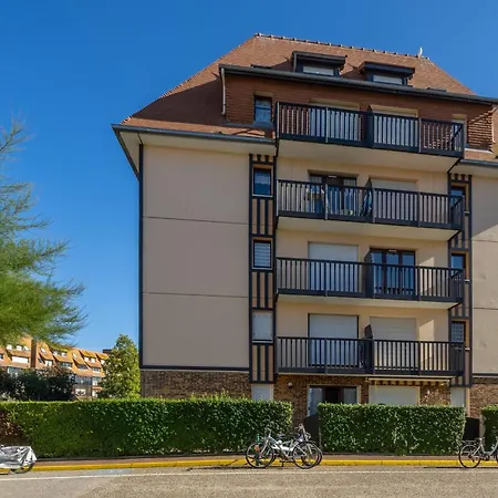 The Marine With Terrace & Garden - Welkeys * Villers-sur-Mer